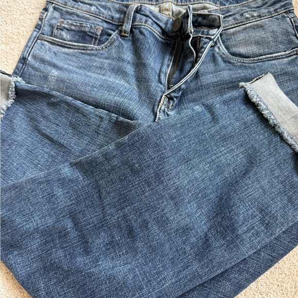 Kut from the Kloth Amy Cropped Blue Distressed Jeans, Size 6 - Picture 2 of 7